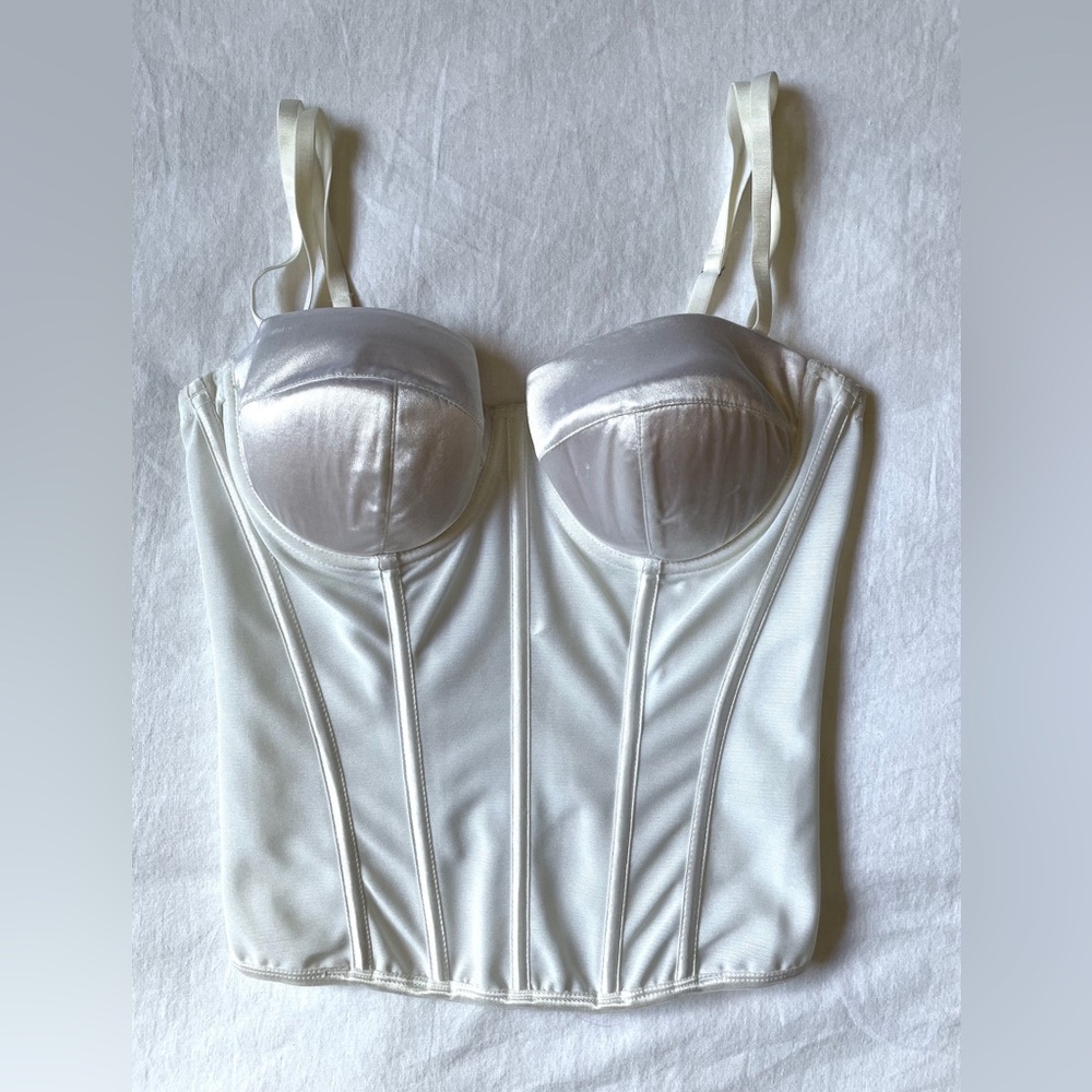 🩵Frederick's of Hollywood White Satin Shapewear Corset